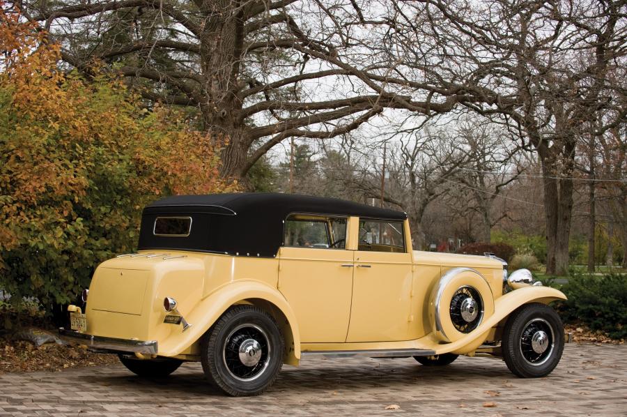  Marmon Sixteen Convertible Sedan 1933 года  (фото 8 из 9)